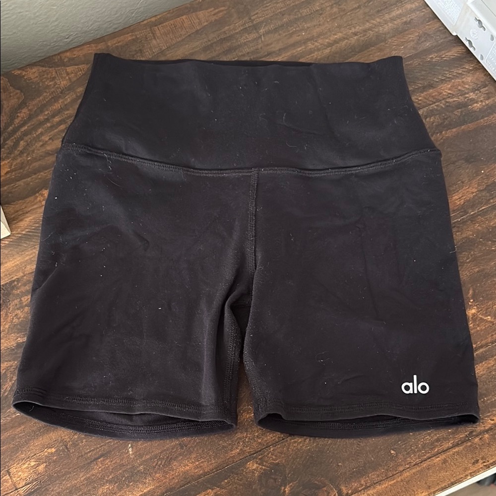 ALO Yoga High-Waist Black Shorts